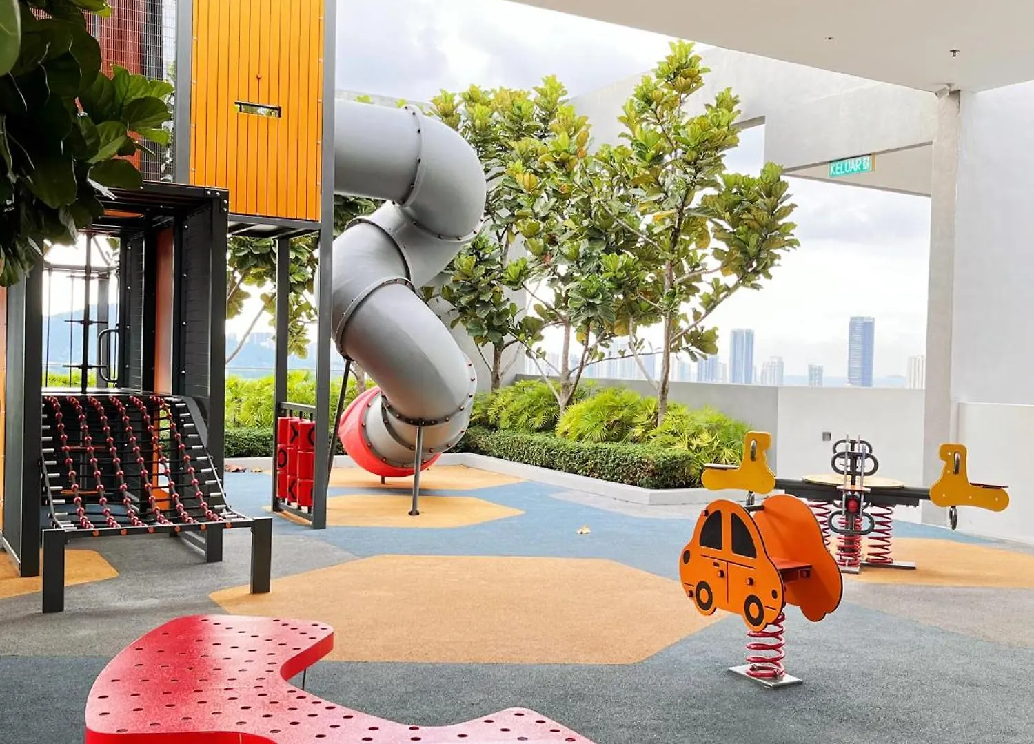 Beacon Georgetown Skypool Cityview Free 2 Carpark Apartment